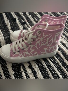 American Eagle Pink Floral High-Top Canvas Sneakers - Women's